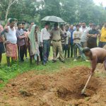 রহস্যময় গর্ত ঘিরে চাঞ্চল্য, পুলিশের টহলদারি নিয়ে প্রশ্ন এলাকাবাসীর
