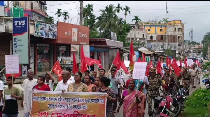 সাত দফা দাবিতে মেলাঘর পুর পরিষদে সিপিআইএমের বিক্ষোভ ও ডেপুটেশন