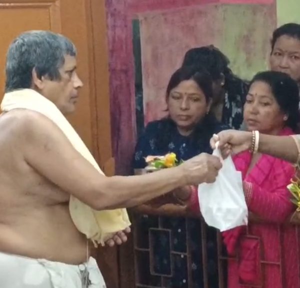 জামাইষষ্ঠীতে লক্ষ্মীনারায়ণ মন্দিরে ভক্তদের ঢল, সন্তানের মঙ্গল কামনায়…