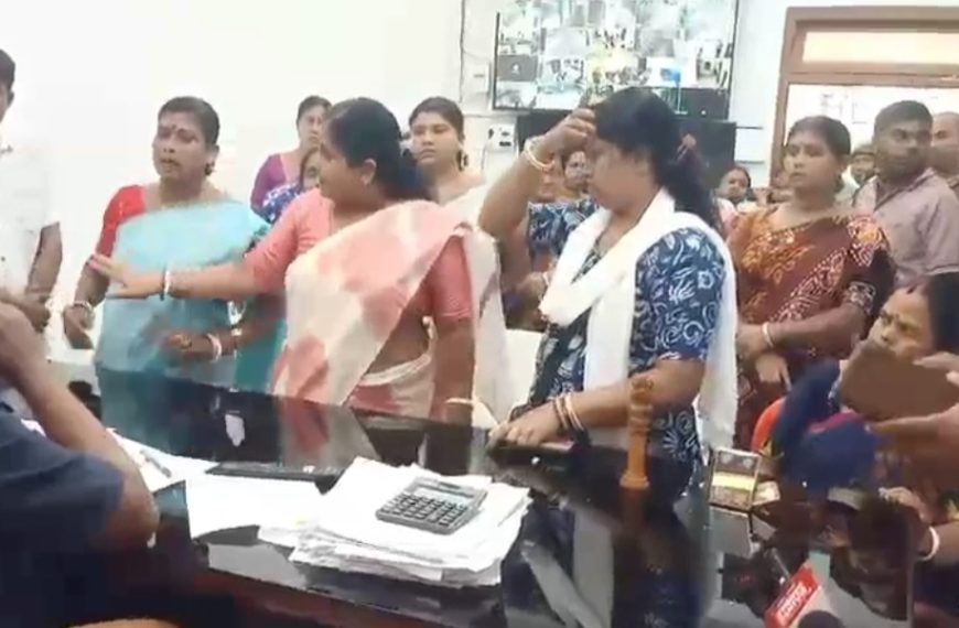 অমরপুর বিডিও অফিসে বিক্ষোভ, উন্নয়নমূলক কাজের অচলাবস্থা নিয়ে জবাবদিহি দাবি পঞ্চায়েত প্রধানদের