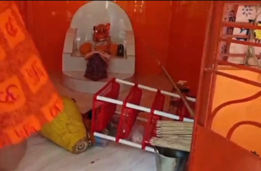 রাতের অন্ধকারে মন্দিরে হামলা ও চুরি, রূপার চেইন নিয়ে চম্পট দিল দুষ্কৃতীরা