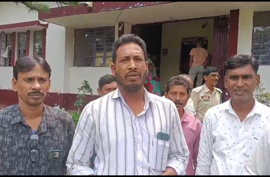 শ্রীনগর স্কুলে নাবালিকা নির্যাতনের ঘটনায় সিপিআই(এম)-এর ডেপুটেশন, চাবি সরবরাহকারীর গ্রেপ্তারের দাবি