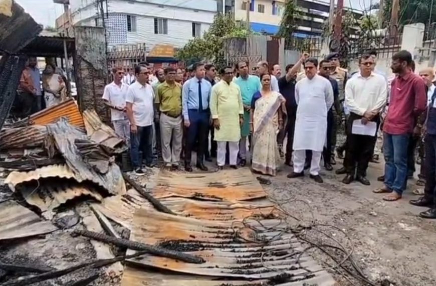 অগ্নিকাণ্ডে ক্ষতিগ্রস্ত আদালত চত্বর পরিদর্শনে মুখ্যমন্ত্রী, সহায়তার আশ্বাস