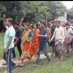 ইনচার্জের বদলির খবরে উত্তাল নির্ভয়পুর ও ধনপুরের রাবার শ্রমিকরা, অফিসে তালা ঝুলিয়ে কর্মবিরতির হুঁশিয়ারি