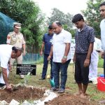 লোকভবনে বৃক্ষরোপণ করলেন রাজ্যপাল