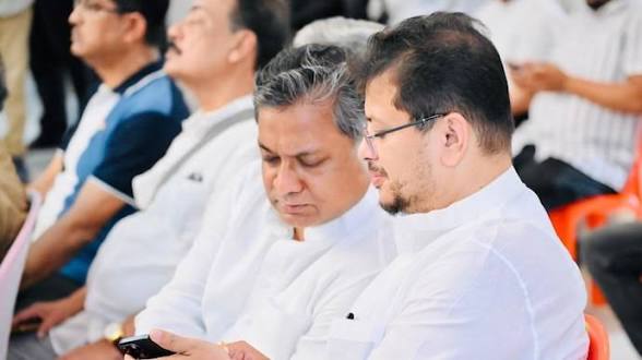 দলবিরোধী কর্মকাণ্ডের অভিযোগে ঋতব্রত বন্দ্যোপাধ্যায় ও সন্দীপন সাহাকে বহিষ্কার তৃণমূলের