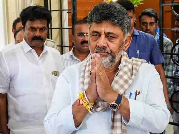 কর্ণাটকের মুখ্যমন্ত্রী হিসেবে শপথের আগে ডি.কে. শিবকুমারের প্রশংসায় কংগ্রেস নেতারা