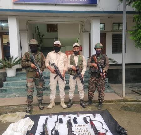 মণিপুরে মাদকবিরোধী অভিযানে নিহত হাবিলদার, গ্রেপ্তার ৬ জঙ্গি; বিপুল অস্ত্র ও গোলাবারুদ উদ্ধার