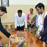 প্রজ্ঞানন্দকে ৫০ লক্ষ টাকার পুরস্কার মুখ্যমন্ত্রী বিজয়ের, একসঙ্গে বসলেন দাবার বোর্ডেও