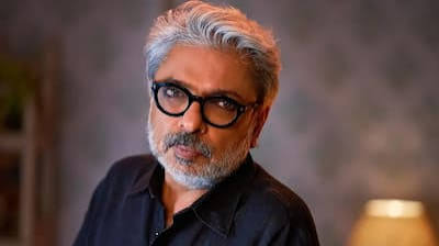 ‘লাভ অ্যান্ড ওয়ার’ ছবির সেটে কর্মীর মৃত্যুর পর কড়া নিরাপত্তা বিধি ও উন্নত কর্মপরিবেশের দাবি এফডব্লিউআইসিই-র