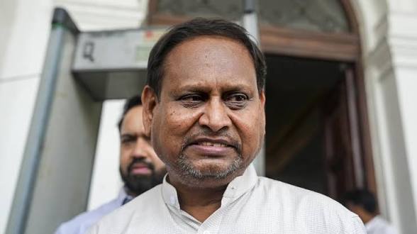মুখ্যমন্ত্রীর সতর্কবার্তার ২৪ ঘণ্টার মধ্যেই হুমায়ুন কবীরের সভার তিন আয়োজক গ্রেফতার