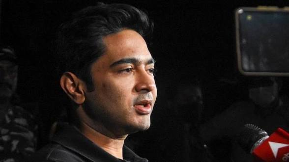 ‘এক ডাকে অভিষেক’ কর্মসূচির সূচনা, নিগৃহীত তৃণমূল কর্মীদের আইনি সহায়তার উদ্যোগ অভিষেক বন্দ্যোপাধ্যায়ের