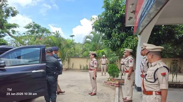 মণিপুরের বিভিন্ন জেলার নিরাপত্তা পরিস্থিতি পর্যালোচনা ডিজিপির, ‘সাইকেল পেট্রোল’-এর প্রশংসা