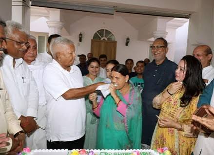 ৭৯তম জন্মদিনে শুভেচ্ছার জোয়ার, লালুপ্রসাদকে ঘিরে উৎসবে মাতল আরজেডি শিবির