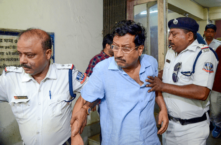গ্রেফতার প্রাক্তন তৃণমূল বিধায়ক সব্যসাচী দত্তের ঘনিষ্ঠদের ১২টি ঠিকানায় ইডির হানা
