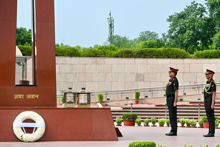 কার্গিল বিজয় দিবসে বীর শহিদদের প্রতি জাতির শ্রদ্ধা, সাহস-ত্যাগকে কুর্নিশ রাষ্ট্রপতি, প্রধানমন্ত্রী-সহ শীর্ষ নেতৃত্বের