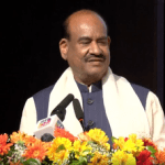শিরোনাম:আদর্শ বিধানসভার লক্ষ্য হওয়া উচিত সমস্যার সমাধান খোঁজা: পশ্চিমবঙ্গের নবনির্বাচিত বিধায়কদের উদ্দেশে ওম বিড়লা
