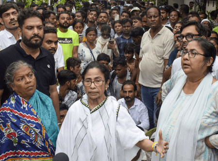 হাইকোর্টের নির্দেশ অমান্যের অভিযোগ পুলিশের বিরুদ্ধে, আইনি পদক্ষেপের হুঁশিয়ারি মমতা বন্দ্যোপাধ্যায়ের