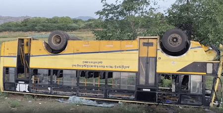 তামিলনাড়ুর মাদুরাইয়ে মুখোমুখি বাস সংঘর্ষে নিহত ৫, আহত ৪২