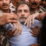 প্রধানমন্ত্রীর বাসভবনের সামনে বিক্ষোভ, আটক রাহুল; সরিয়ে দেওয়া হল প্রিয়াঙ্কা ও অখিলেশকে
