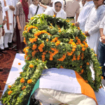 পূর্ণ রাষ্ট্রীয় মর্যাদায় উত্তরপ্রদেশে শেষকৃত্য সম্পন্ন ত্রিপুরার ডিজিপি অনুরাগের