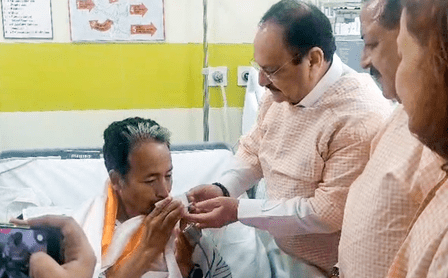 প্রশ্নফাঁস ইস্যুতে গঠনমূলক আলোচনার আশ্বাস কেন্দ্রের, অনশন প্রত্যাহার করলেন সোনম ওয়াংচুক