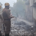 বারাসতের পুলিশ ফাঁড়িতে বাজেয়াপ্ত অবৈধ বাজির মজুতঘরে বিস্ফোরণ, হতাহতের খবর নেই
