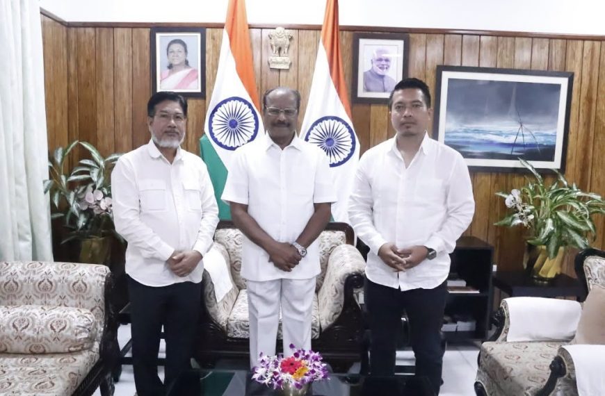 রাজ্যপালের সঙ্গে সৌজন্য সাক্ষাৎ টিটিএএডিসি-র সিইএমের, বিশ্ব আদিবাসী দিবসের অনুষ্ঠানে আমন্ত্রণ