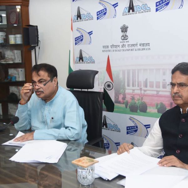 কেন্দ্রীয় সড়ক পরিবহণ মন্ত্রীর সঙ্গে সাক্ষাৎ ত্রিপুরার মুখ্যমন্ত্রীর