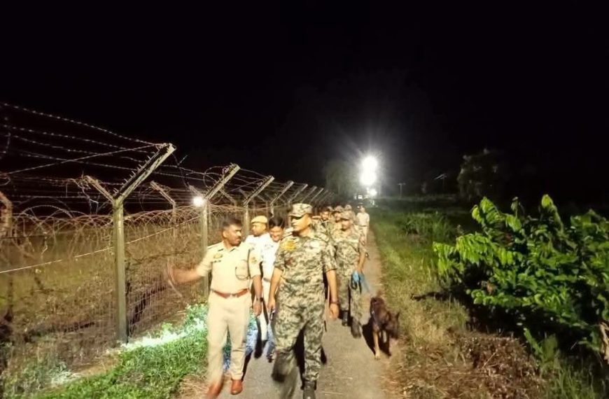 খোয়াই সীমান্তে অবৈধ অনুপ্রবেশ রুখতে বিএসএফ-পুলিশের যৌথ টহল, দালালচক্রের বিরুদ্ধে কড়া ব্যবস্থার দাবি