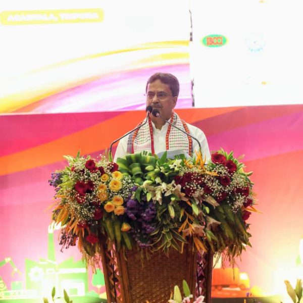 বিজনেস কনক্লেভে ১ লক্ষ কোটি টাকারও বেশি বিনিয়োগের&hellip;