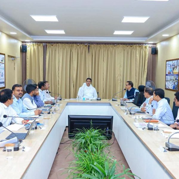 বন্যা পরিস্থিতি মোকাবিলায় উচ্চ পর্যায়ের প্রস্তুতি বৈঠকে মুখ্যমন্ত্রী