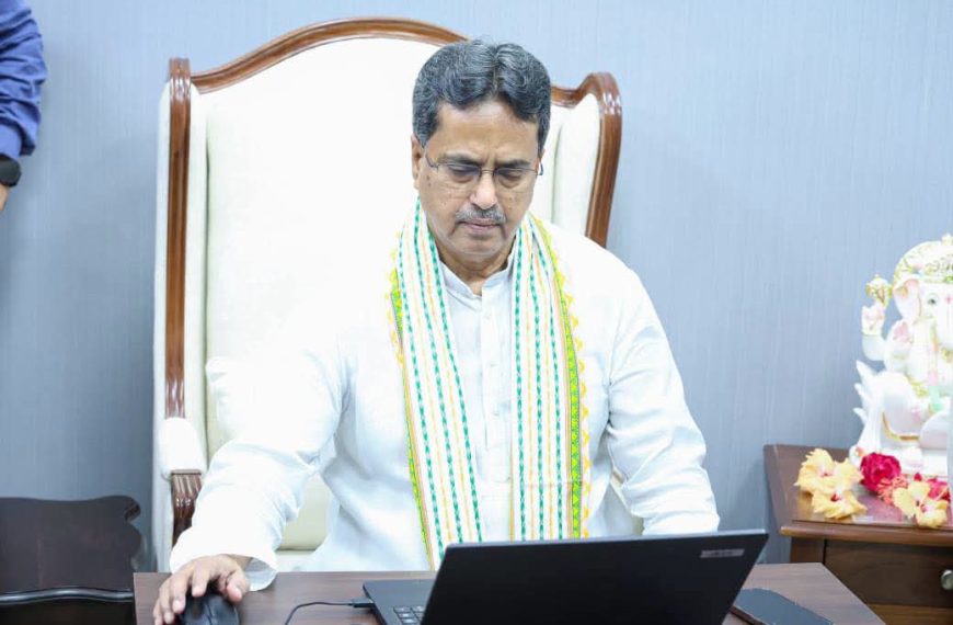 শারদোৎসবের আগেই চলমান উন্নয়নমূলক কাজ শেষ করতে জোর দিলেন মুখ্যমন্ত্রী