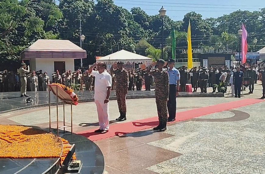 কারগিল বিজয় দিবসে শহীদ সেনানিদের প্রতি শ্রদ্ধার্ঘ্য রাজ্যপালের