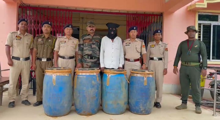 সোনামুড়ায় যৌথ অভিযানে ২০০ কেজি শুকনো গাঁজা উদ্ধার, আটক এক মাদক কারবারি