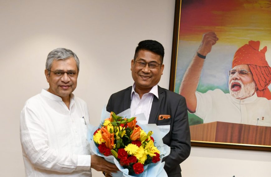 মুঙ্গিয়াকামি রেলস্টেশনের উন্নয়নে রেলমন্ত্রীকে একগুচ্ছ প্রস্তাব, দিল্লিতে অশ্বিনী বৈষ্ণবের সঙ্গে বৈঠক বিকাশ দেববর্মার