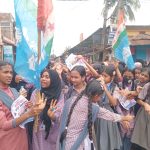 স্কুল ছাত্রীর রহস্যমৃত্যুর প্রতিবাদে বাবুরবাজারে পথ অবরোধ, নিরপেক্ষ তদন্ত ও দোষীদের কঠোর শাস্তির দাবিতে বিক্ষোভ
