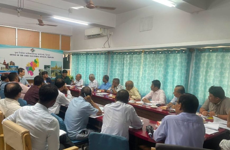ভোটার তালিকায় বিশেষ নিবিড় সংশোধন নিয়ে রাজনৈতিক দলগুলির সঙ্গে বৈঠকে মুখ্য নির্বাচনী আধিকারিক