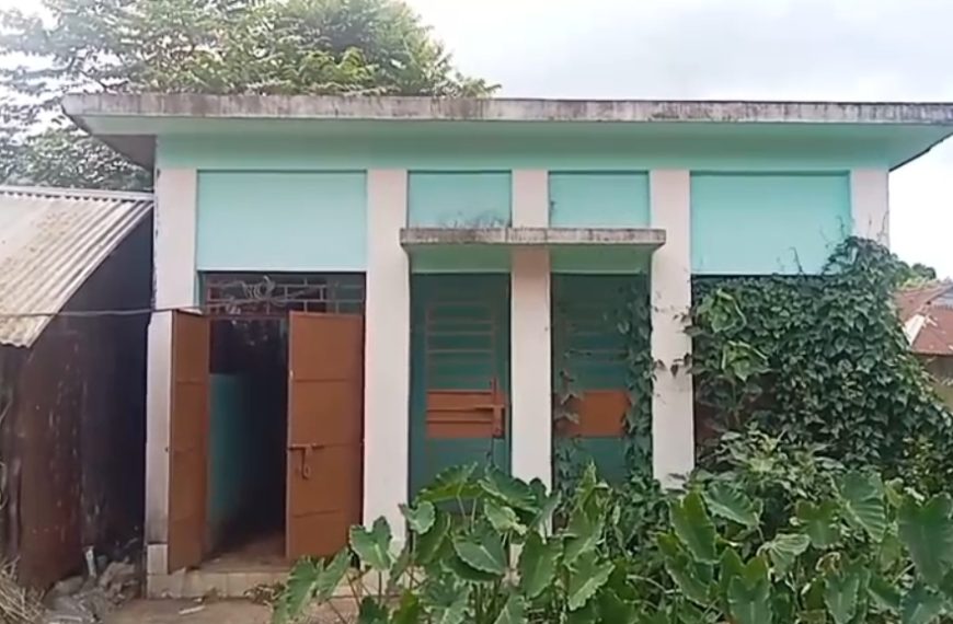 বেহাল বামুটিয়া কালীবাজার, নোংরা পরিবেশ ও অচল শৌচালয়ে ক্ষোভে ক্রেতা-বিক্রেতারা