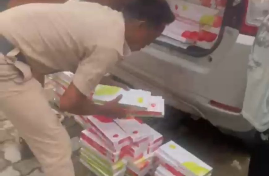 লালজুরি চেকপোস্টে বিপুল পরিমাণ বিদেশি সিগারেট জব্দ, আটক গাড়ি;কালোবাজারি মূল্য প্রায় ৩ লক্ষ টাকা