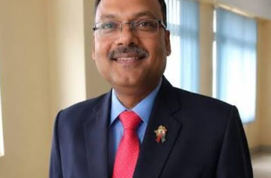 ত্রিপুরা বিশ্ববিদ্যালয়ের নতুন উপাচার্য হিসেবে দায়িত্ব নিলেন অধ্যাপক দেবব্রত দাস