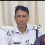 ট্রাফিক এ এস আইকে গাড়ির বনেটে তুলে নিয়ে পালাল চালক, চাঞ্চল্য বটতলায়