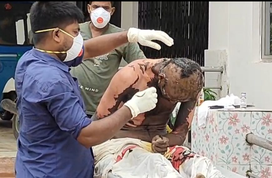 গভীর জঙ্গল থেকে অজ্ঞাতপরিচয় যুবক উদ্ধার, আশঙ্কাজনক অবস্থায় হাসপাতালে চিকিৎসাধীন
