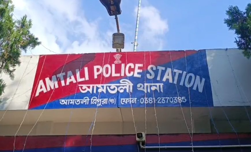 আমতলীতে ৪ বছরের শিশুকে অশালীন অঙ্গভঙ্গির অভিযোগ, থানায় লিখিত অভিযোগ দায়ের