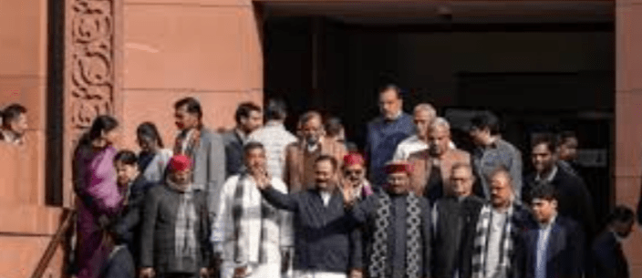 দিল্লির নীট আন্দোলনে বিরোধী ঐক্যের প্রদর্শন, কিন্তু রাজ্য রাজনীতির সমীকরণেই স্পষ্ট জোটের ভঙ্গুরতা