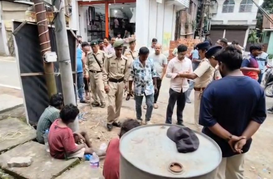 এসির তার চুরির অভিযোগে আটক চার