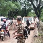 ধূপতলিতে রাস্তা সংস্কারের দাবিতে লাগাতার অবরোধ, পুলিশি হস্তক্ষেপে উত্তেজনা, আটক একাধিক