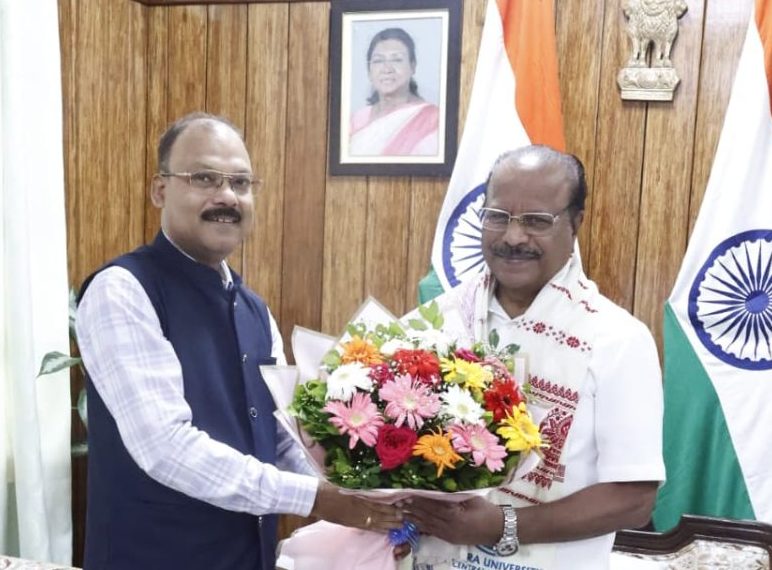 রাজ্যপালের সঙ্গে নবনিযুক্ত উপাচার্যের সৌজন্য সাক্ষাৎ