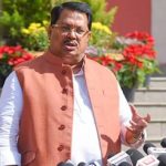 কৃষক আত্মহত্যা নিয়ে আলোচনার দাবি খারিজ, মহারাষ্ট্র বিধানসভা থেকে বিরোধীদের ওয়াকআউট; কংগ্রেস বিধায়ককে বিষ্ণোই গ্যাংয়ের হুমকির অভিযোগও উত্থাপন
