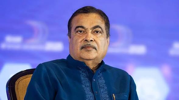 ডিজেলে ১৫ শতাংশ আইসোবিউটানল মিশ্রণের পরিকল্পনা কেন্দ্রের, তেল আমদানি কমাতেই উদ্যোগ: নীতিন গড়করি